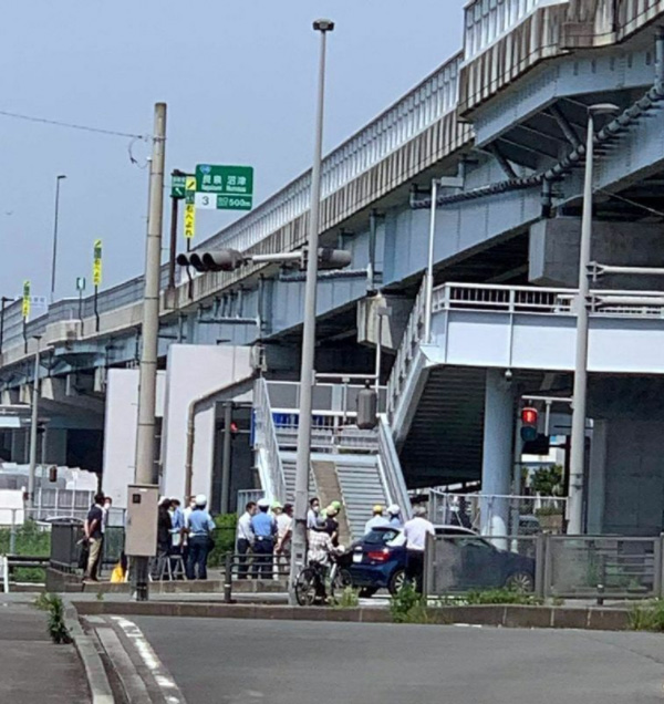 6月8日に三島市の死亡事故現場で行われた、現場診断（遺族提供）