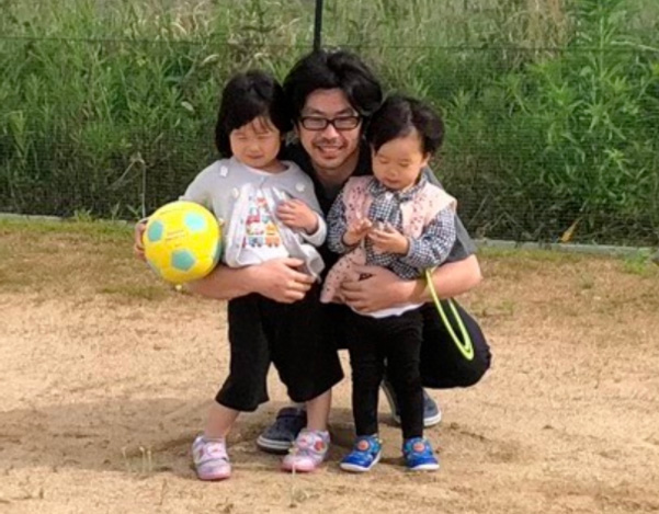 上田記者自身も、4歳の女の子と2歳の男の子の子育て真っ最中だ（上田氏提供）