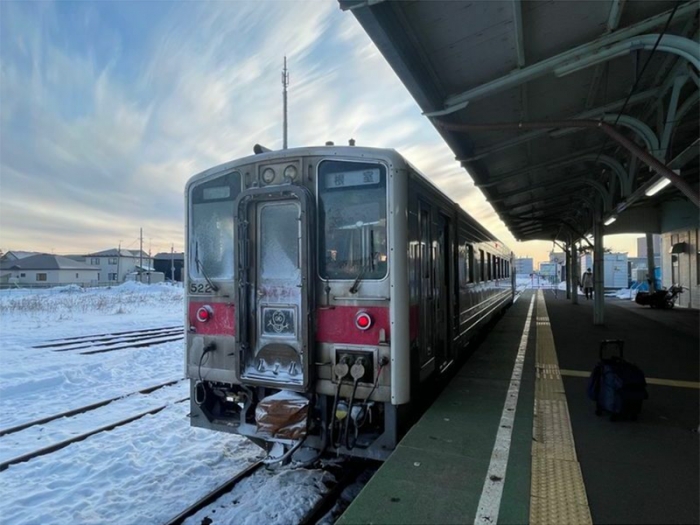 減速運転と停止を繰り返しながら、無事、根室駅に到着（筆者撮影）