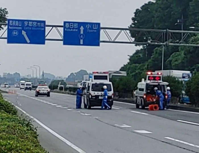 6月28日、事故現場の国道を通行止めにして再検証が行われた（遺族提供）