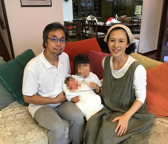 2017年9月20日撮影　ご長男の1か月検診の後、赤阪さんの両親宅へ報告に行った時の写真（赤阪さん提供）