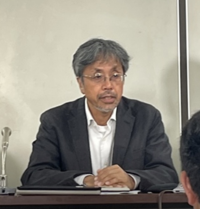 2023年7月、東京高裁で弁護士と共に記者会見を行う赤阪さん（筆者撮影）