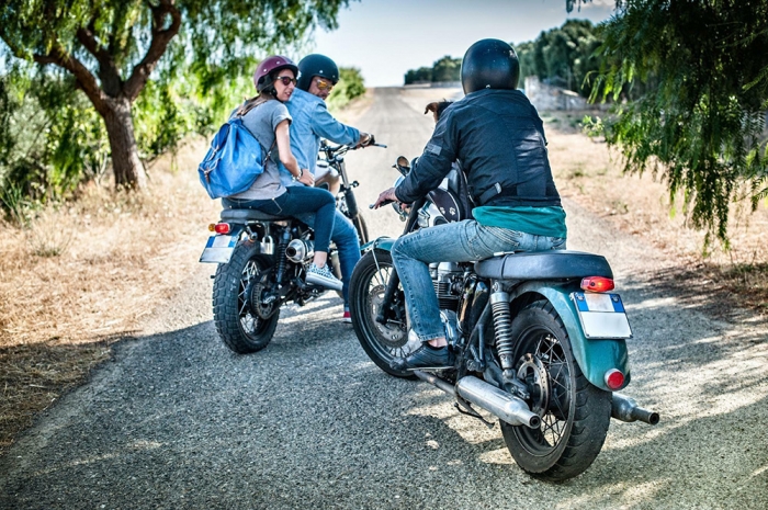 ルールさえ守っていれば、バイクほど楽しい乗り物はないのだが（写真:アフロ）