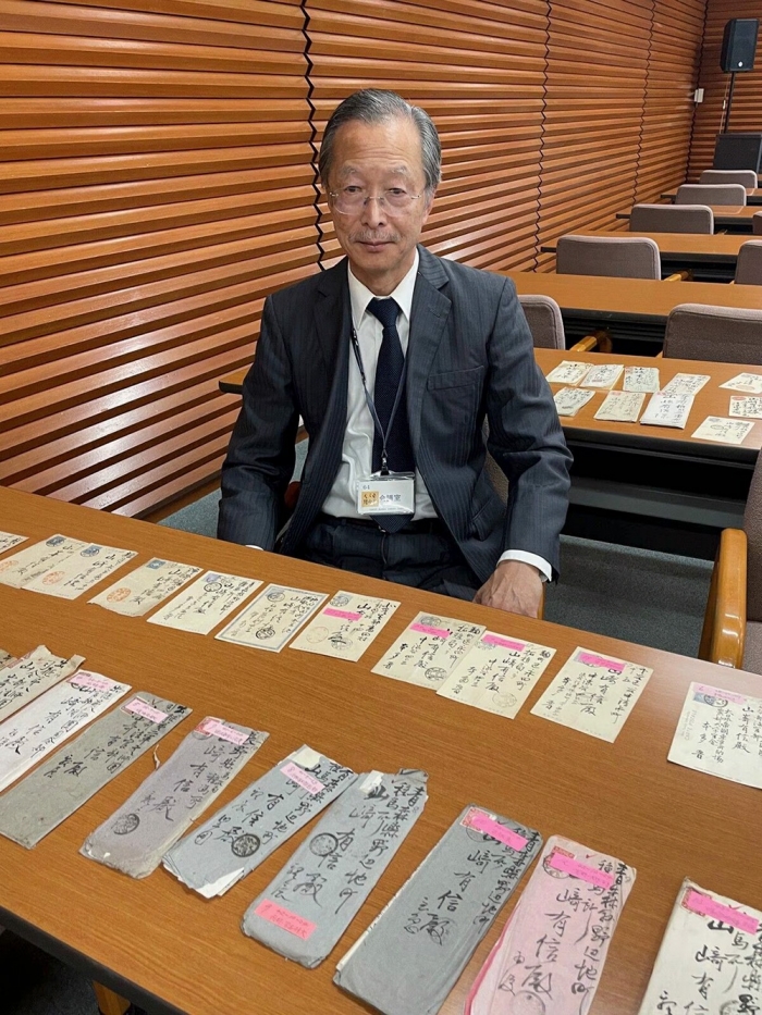 大藏氏と発見された山崎有信氏宛ての大量の手紙