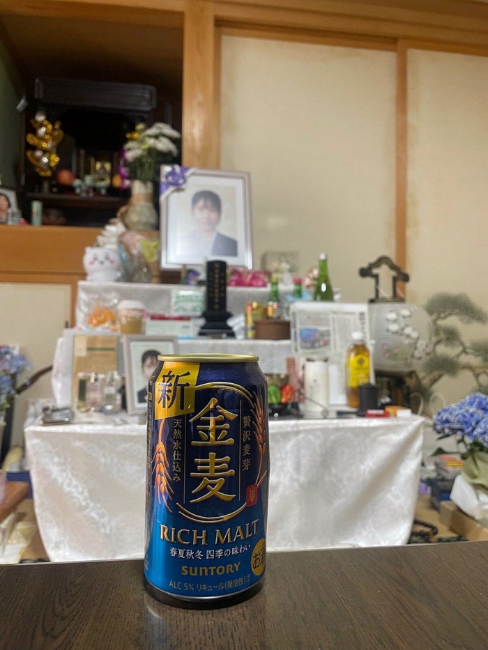 今もひろみさんが大切に保管している、中身の抜けた金麦の缶。有里紗さんがひろみさんのために買ったものだったという（筆者撮影）