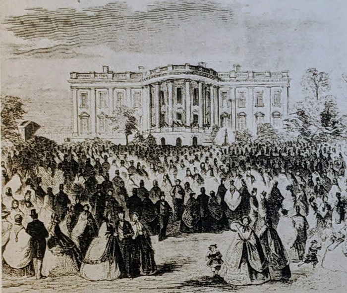 はるばる日本からやってきた使節団を一目見ようとホワイトハウス中庭に参集した人々