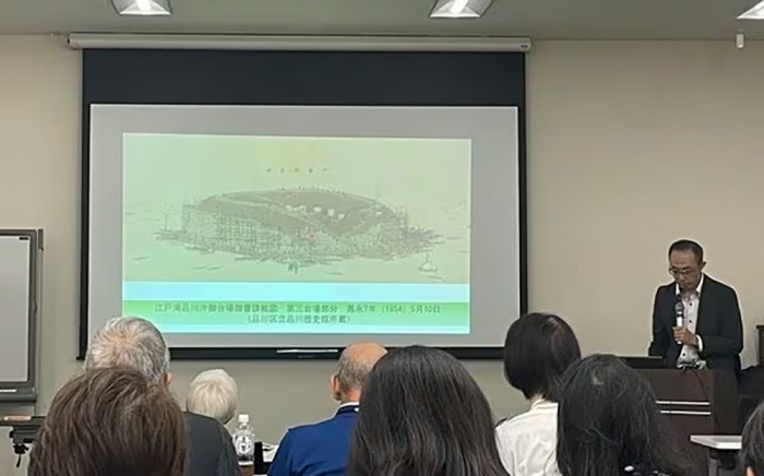 11月1日、「一般社団法人 万延元年遣米使節子孫の会」は、設立15周年を記念し、冨川武史氏による講演『品川の海に御台場ができるまで~普請に関わった遣米使節団員たちを中心に~』を開催した(筆者撮影)