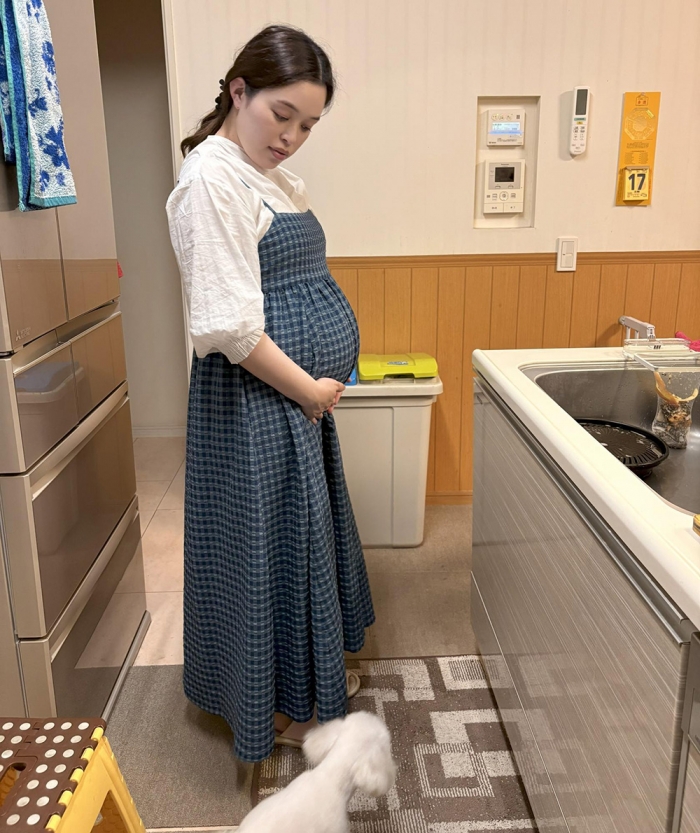 事故の4日前、夫の研谷友太さんが撮影した沙也香さんの姿。健康に気を配り、赤ちゃんの誕生を心待ちにしていたという（家族提供）