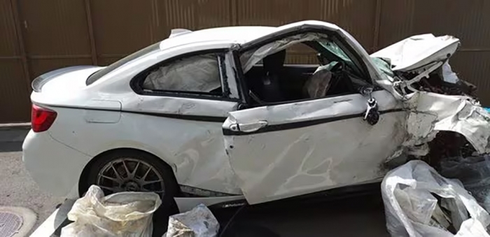 一般道で時速194キロで爆走し事故を起こした元少年が乗っていたBMW（遺族提供）